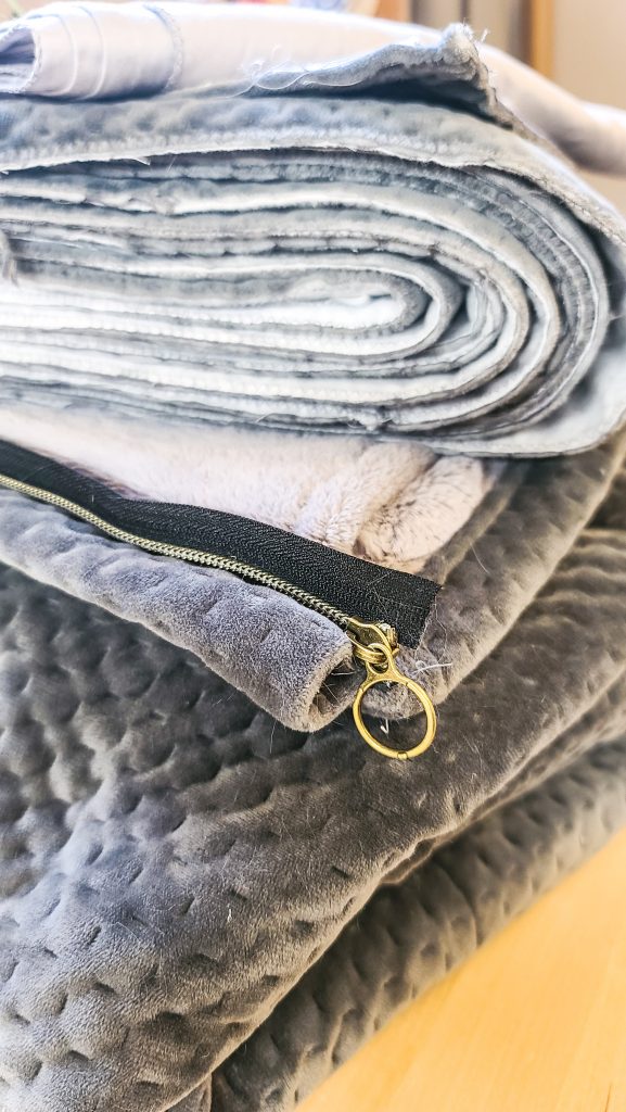 Easy DIY Zipper Bedding Tutorial 