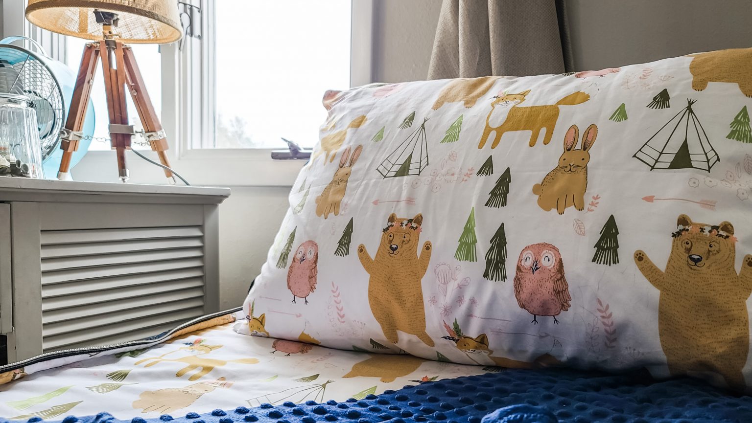 The Ultimate Solution for Small Spaces and Kids DIY Zippered Bedding